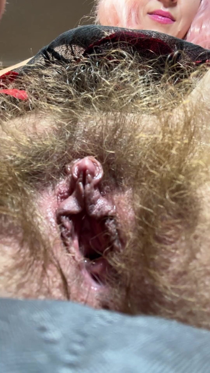 Cuteblonde666: Clit Jerking Super Hairy Pussy Santa Girl Holiday 2025