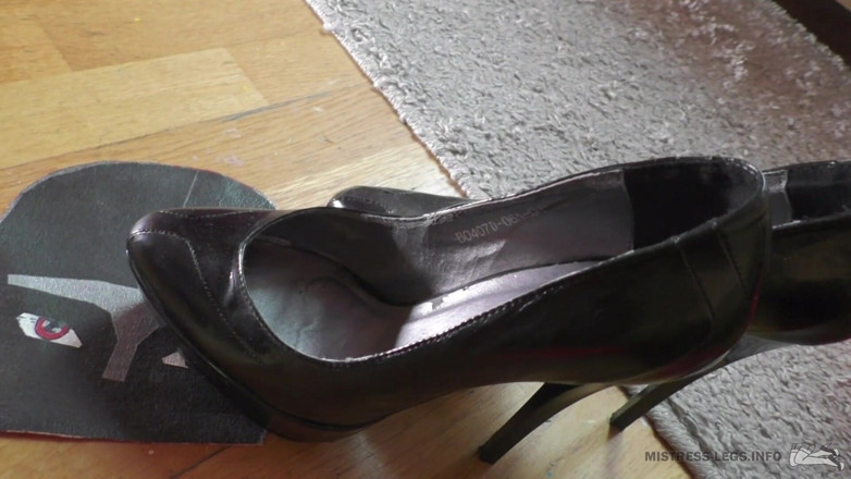 Mistress Legs: Mistress trampling her paper ninja