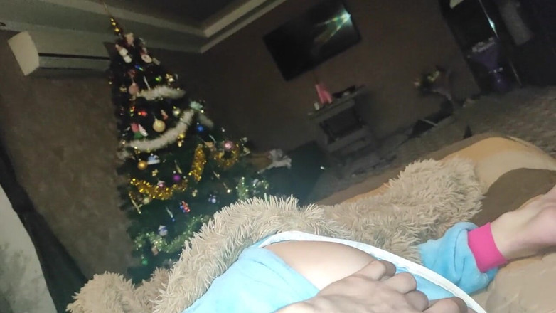 Taboo Room: Malá princezna v pyžamu jednorožce saje ptáka!