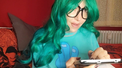savannahamatoriale: Shut up! Stepmom might see us!