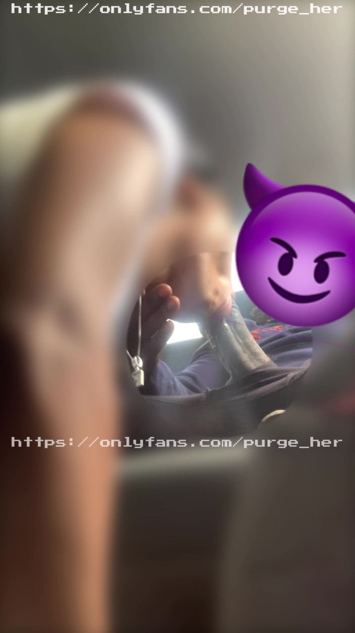 Purge_her: प्यारी हल्की त्वचा के बड़े होंठ मेरे गले में जोरदार वीर्य निकालते हैं