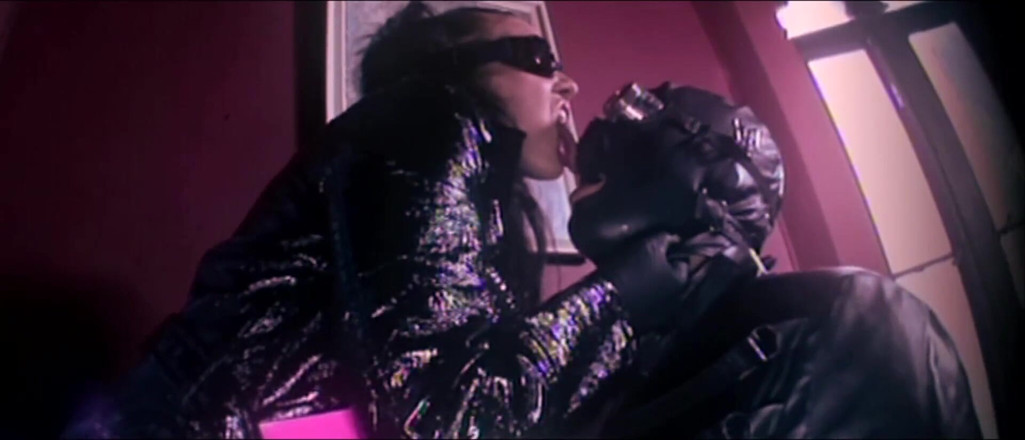 MILF stars: Couple dressed in leather fucking