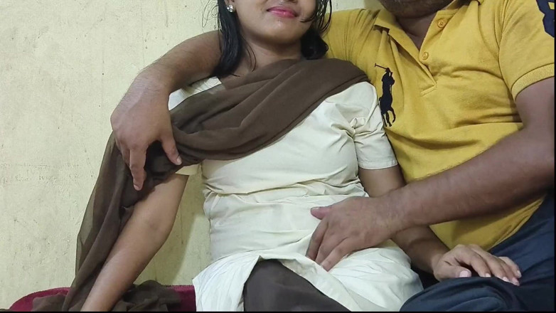 Mumbai Ashu: Awek kolej berkongkek dengan kawan kolejnya