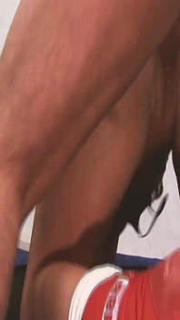 Przyjemne cycki Scena 2_busty brunetka MILF uwielbia otrzymywać spermę w ustach