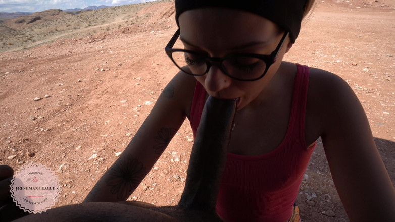 Katie Diggs: 户外吸吮大黑让完美的徒步旅行