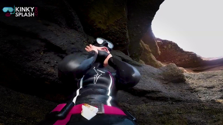 UKCuteGirl Lucy Lauren: Neoprene Wetsuit &amp; Dive Mask Masturbation by the Sea