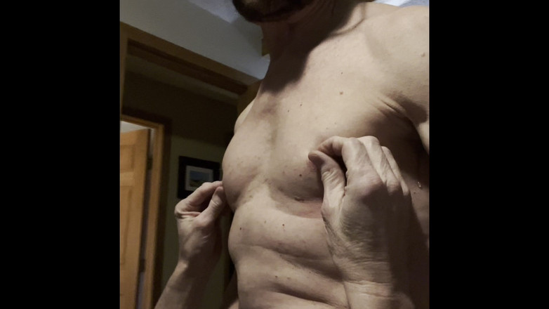 Tyler8: Bradavky Cocksucker Bro Pracuje na velkém ptákovi nevlastního otce