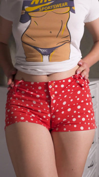 Real Homemade Amateur Cameltoe Tease in Very Tight Shorts