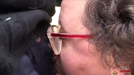 Vere Casalinghe Italia.: Old BBW chick sucks his cock outdoor in close up