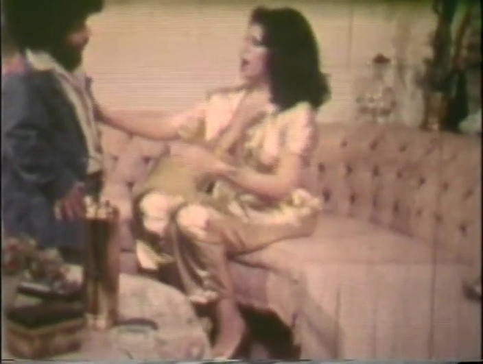 Vintage megastore: Vintaj kerdil mengongkek awek hitam dengan tetek besar