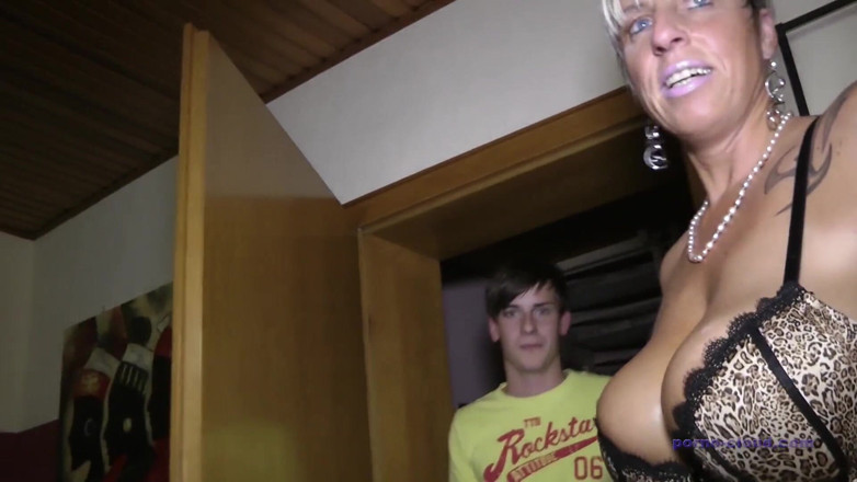 Porno Cloud: Vanessa cool and the young boy