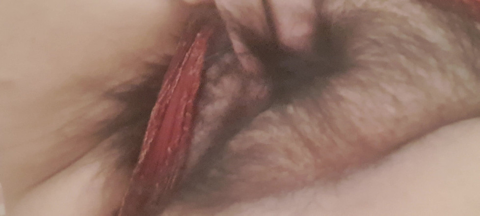 Mommy big hairy pussy: MILF Em Bodysuit Correndo Sobre O Corpo