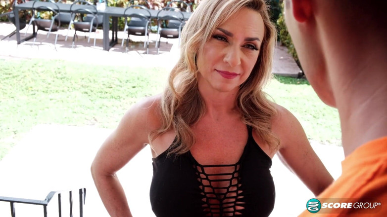 50 Plus MILFs: คุณนาย MILF ที่เขาไม่ได้สั่งแต่จำเป็นต้องได้