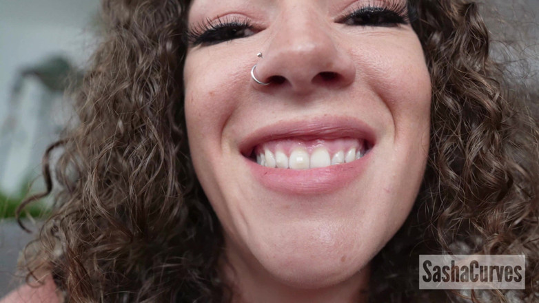 Sasha Curves: Giantess İlaçlayıcıları
