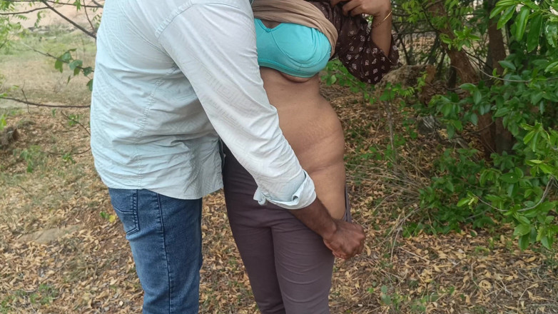Inba: Esposa infiel ao ar livre chupa quente