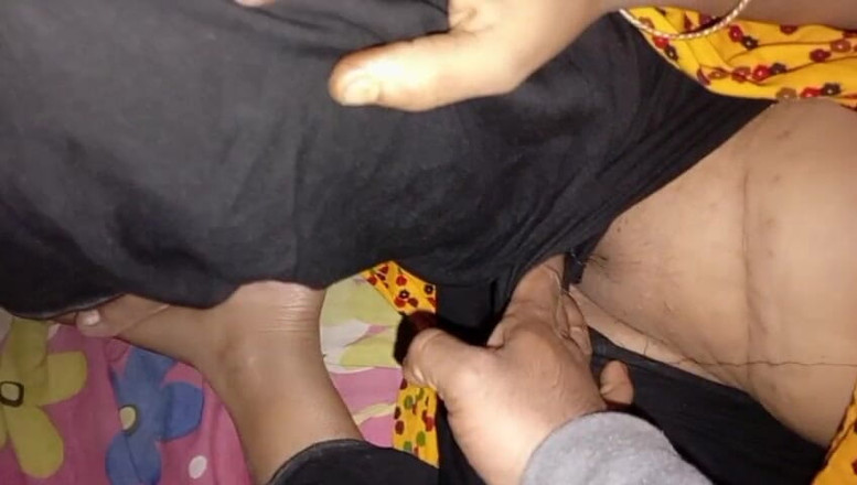 Real Time Enjoy: Village Bhabi e Eu