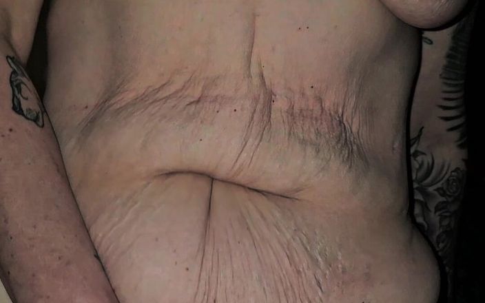 UK hotrod: Nackter cowgirl-orgasmus zu einem großen creampie und dirtytalk