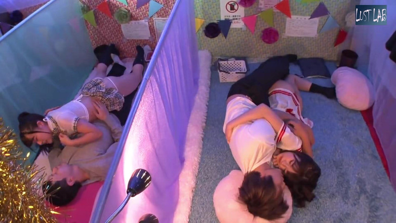 Lust lab: Rumors Swirl Di Sekitar Tempat Urut Offbeat Di mana kakitangan...