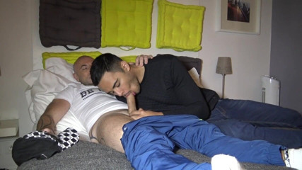 INTERRACIAL BAREBACK SEX: The latino slut apolo creampied by Jess Royan
