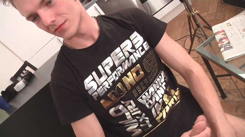German amateur - 100% German hardcore videos: Perfektní dívka dělá své první focení