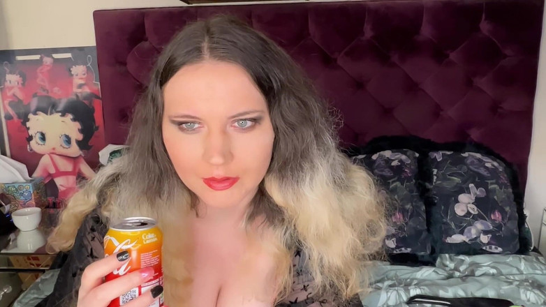 MissFFW: Ffw pije lemonię coli i wali głośno