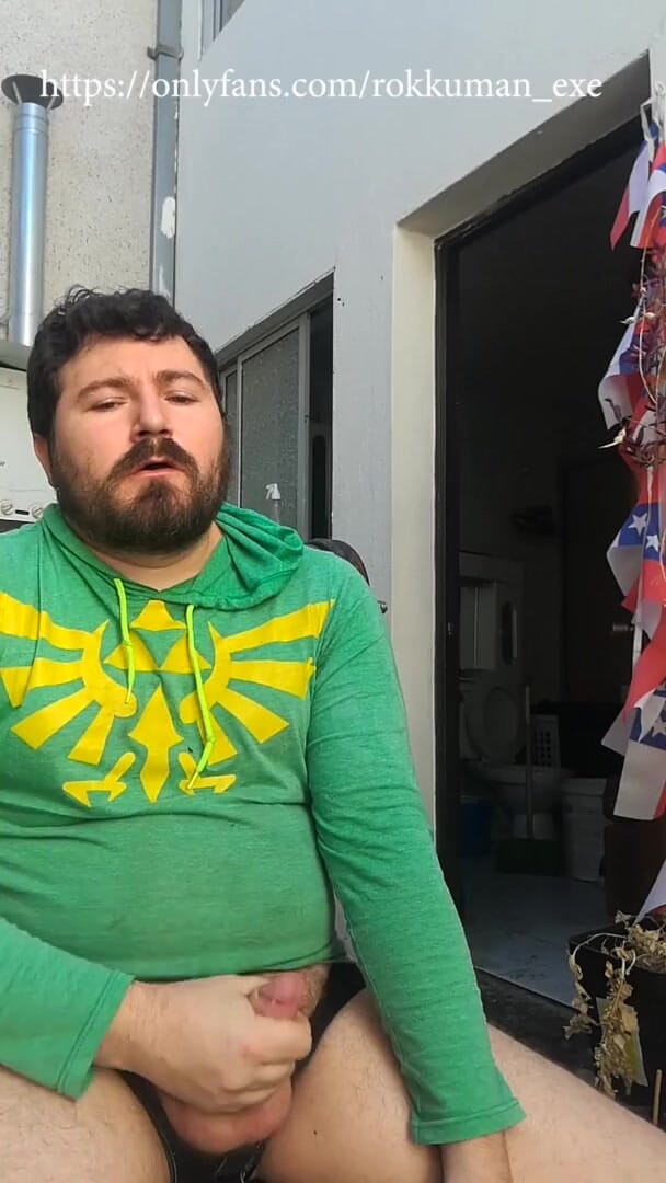 Rokkuman: Melancap di halaman