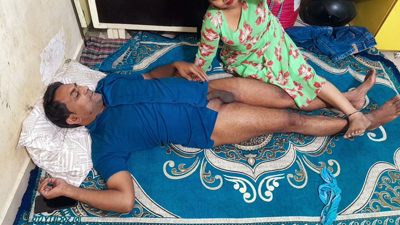 Hot Indian Aunty: Indian MILF &amp; Her Husband Passionate Hardcore Sex
