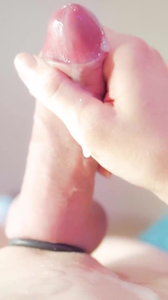 Fer fer sissy: Ferfer maricas punheta quente