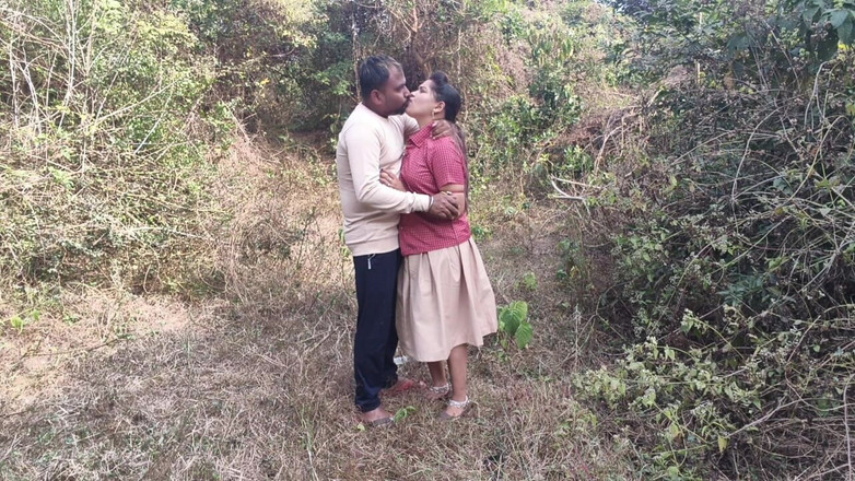 Sona bhabhi: Video seks odia mahasiswi 18 tahun dientot sama pacarnya di luar...