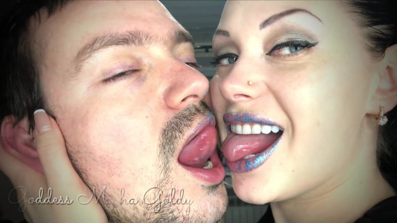 Goddess Misha Goldy: Wild tongues play with a lot of spit! Shiny blue...