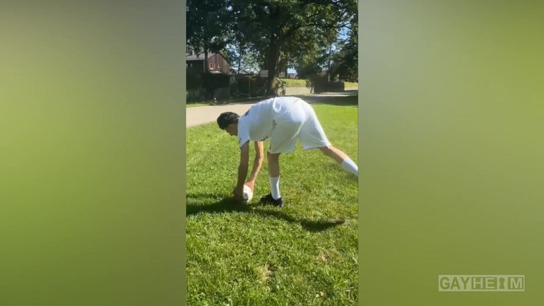 GAYheim: 독일 터키인 19세 소년이 바이에른 성에서 자위를 합니다.