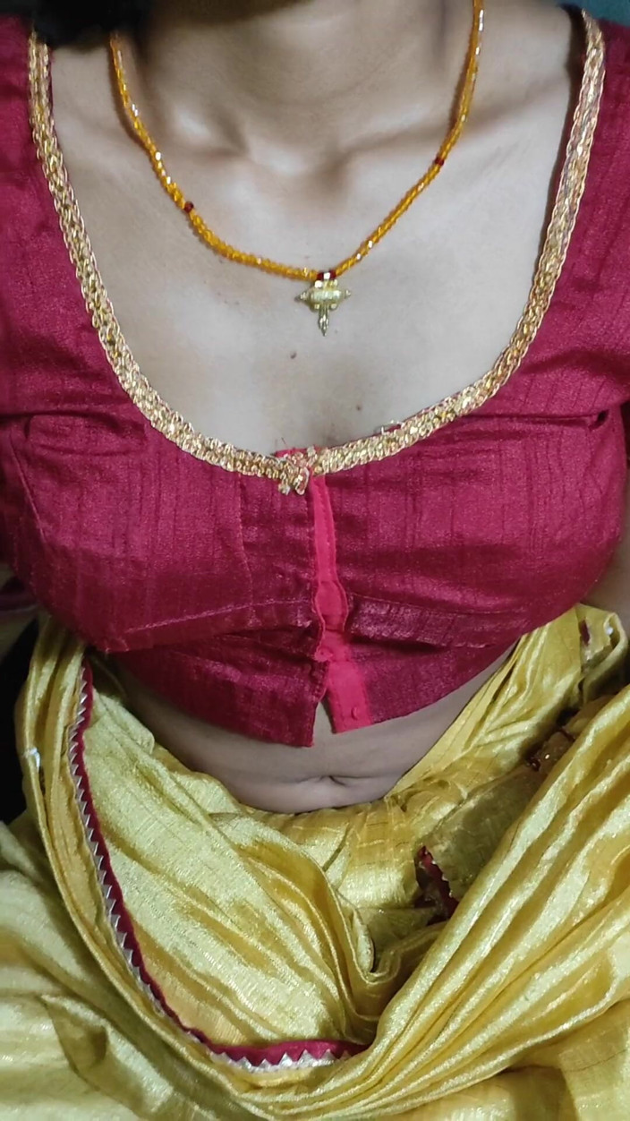 Gini272: Bhabhi in Yellow Saree Hindi Talking Cheating with Husband Fucking...