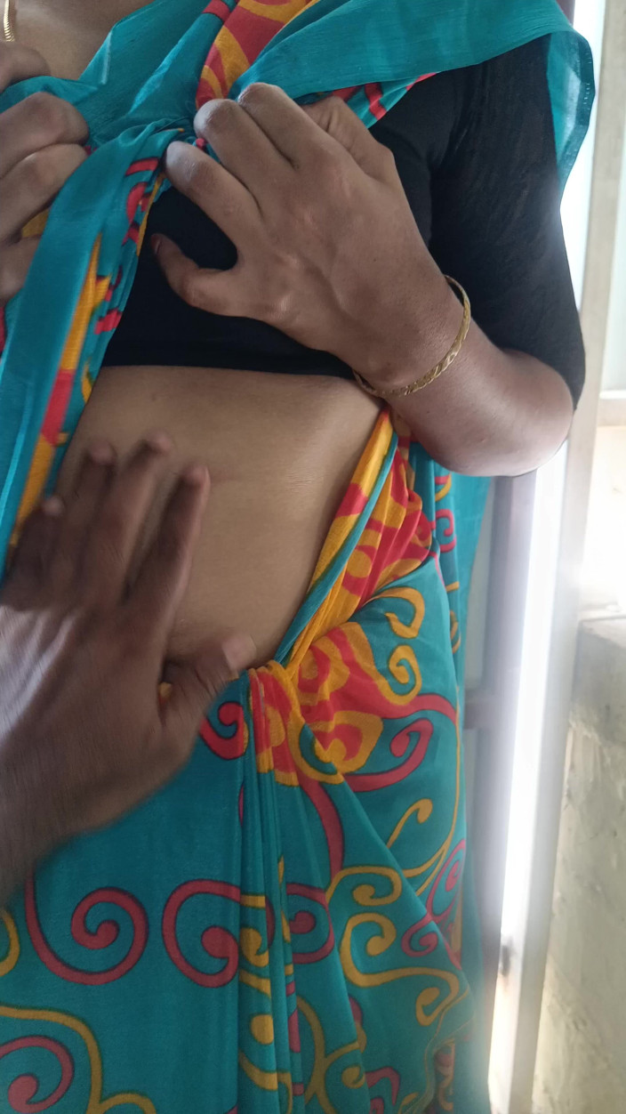 Inba: Donna sposata color blu sari con il suo fidanzato