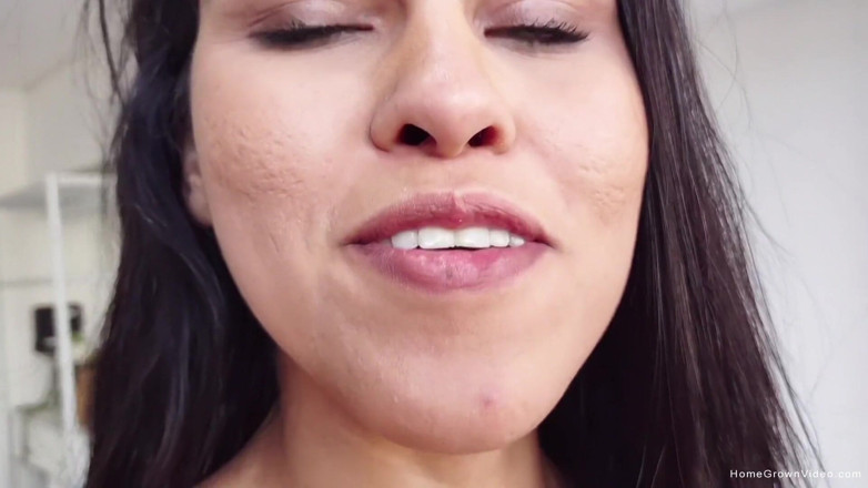 Homegrown Latina: Krém v Jejím Těsném zadku!