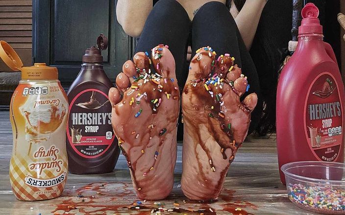 Raven Willow: Ada yang pengen makan es krim kalau kakiku masih semanis...