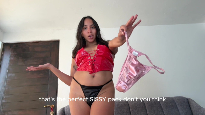 Goddess Alexa femdom: Импотентный сисси бой богиня Alexa застукала тебя в поисках ее трусиков, импотент сисси-бой, использовали трусики