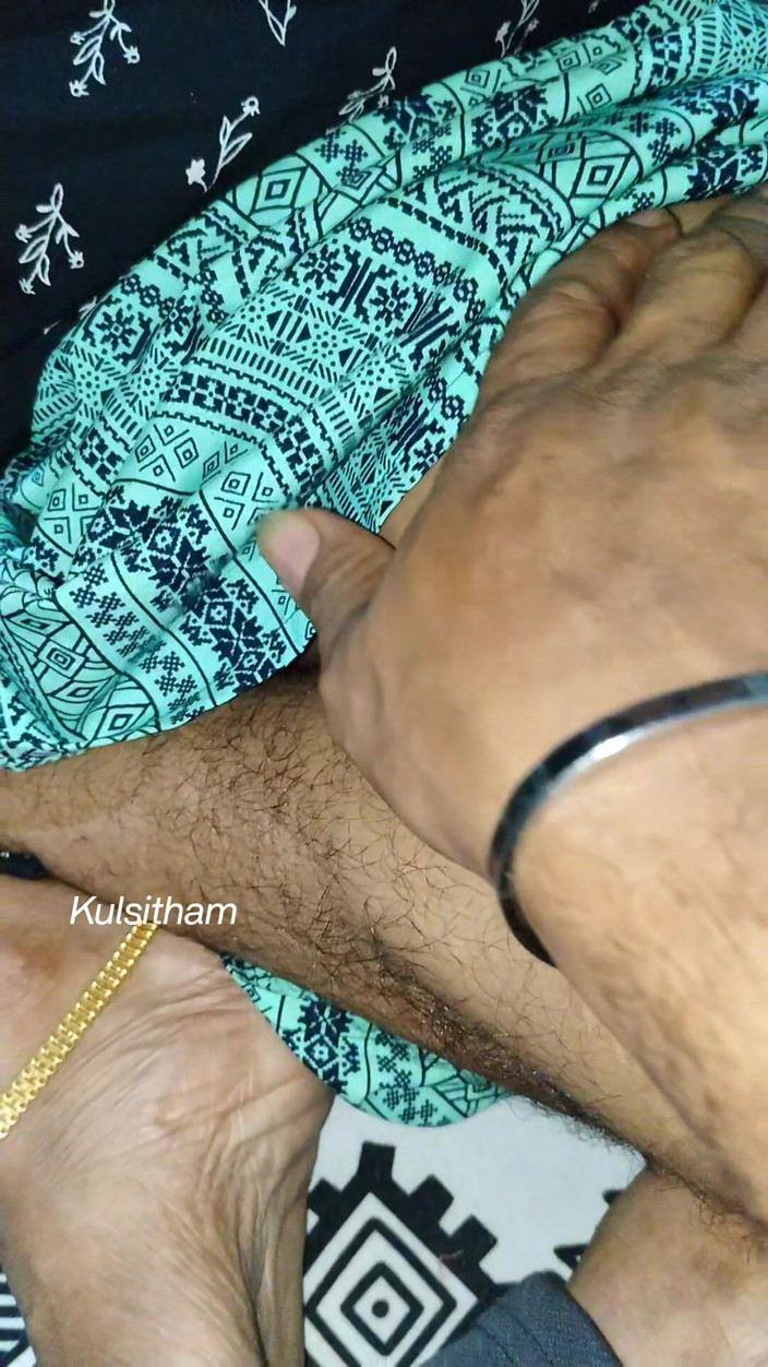 Devika: 젖은 보지를 사랑하는 의붓아빠