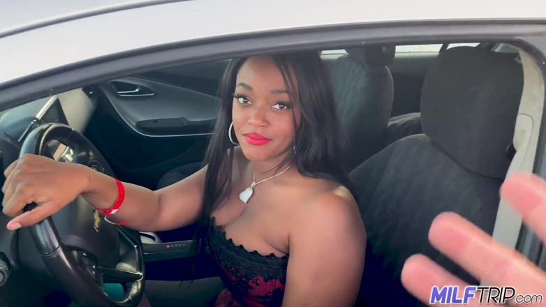MILF Trip: Buxom ebony sweetheart works over the cock