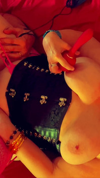 할머니 지니의 마법같은 보지를 핥고 오르가즘에 따먹히는 꿈을 꾸다 32623fap