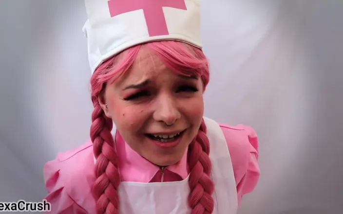 AlexaCrush: Verpleegster Joy mooie doodsangk - opgelegde orgasmes met een Hitachi