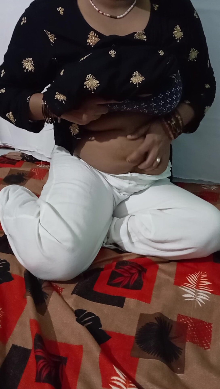 Manjushukla: Desi indická dívka si saje kundičku