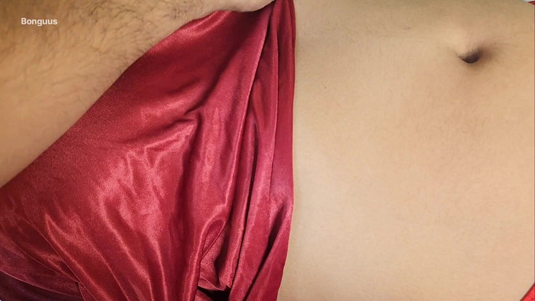 Riya Bonguus: Ragazza scopata dal fratellastro quando è sola