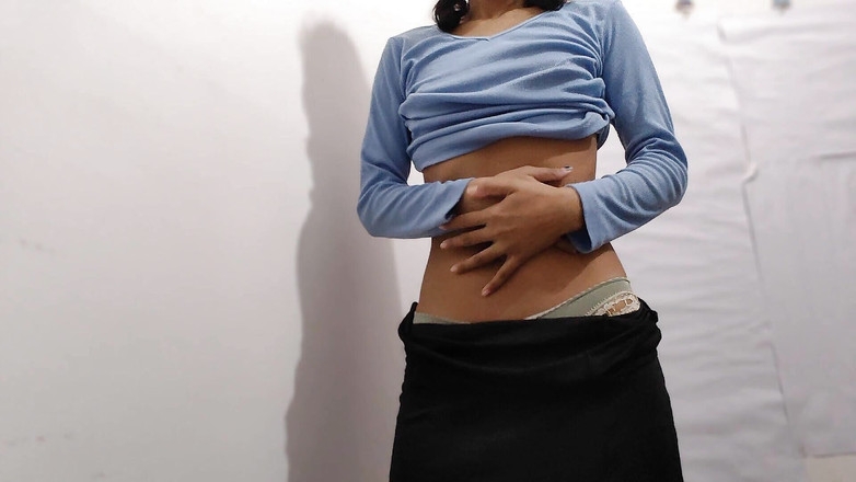 desigirl93: Calda ragazza carina squirta sgrillettando e giocando con la sua...