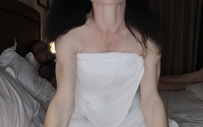 Demelza: 핫한 샤워 후 사정하기