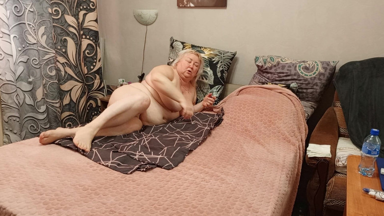 Zona901: Curul și pizda mamei vitrege vrea o pulă mare