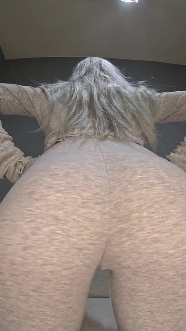 iamdirtydoll: Blasting Wet Farts