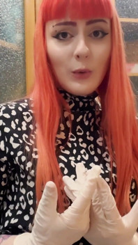 Gfe: awek goth berambut merah membuatkan awak peminat handjob dengan sarung tangan