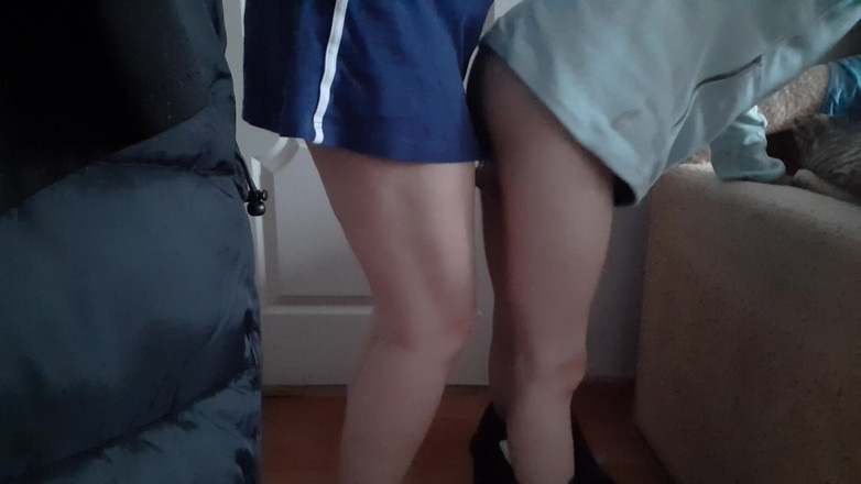 Lesbian-illusion: Я трясуся і трахаю свою дружину раком з пляшкою