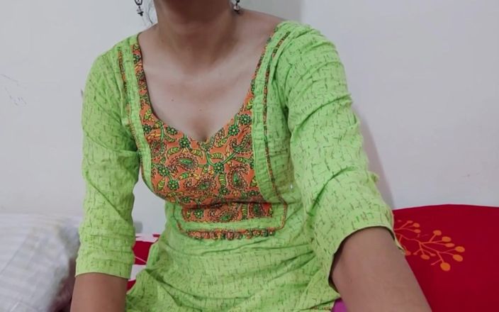 Saara Bhabhi: Ролевая игра с секс-историей хинди - индийский возбужденный паренек дези трахнул свою мачеху
