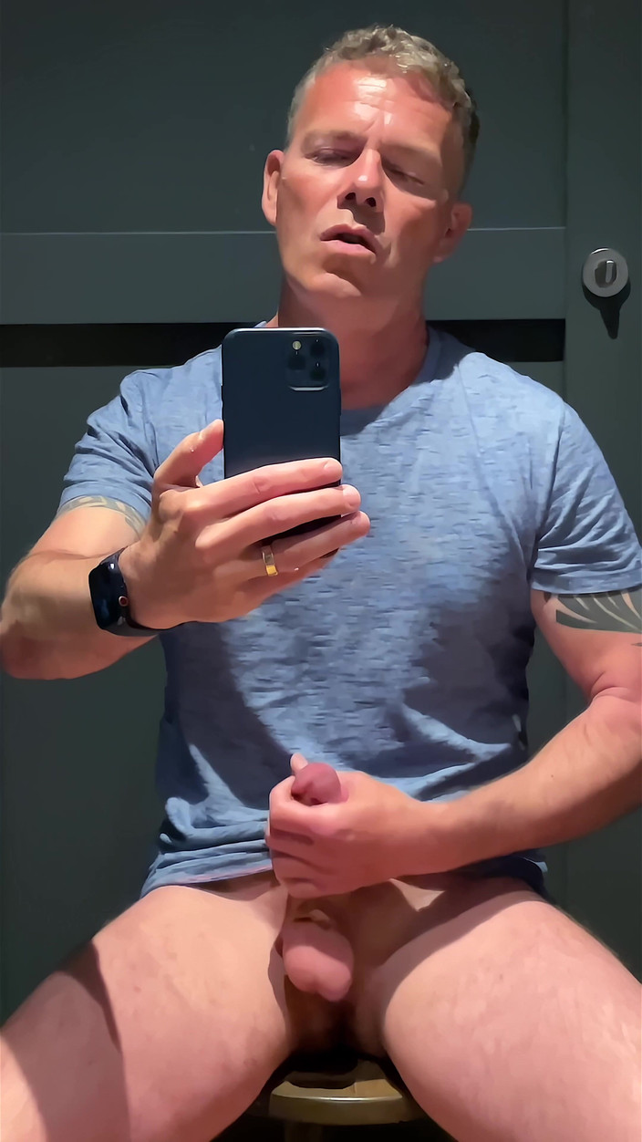 NakedFoxx: Sega nel camerino rischioso: il prossimo addetto mi sente venire -...